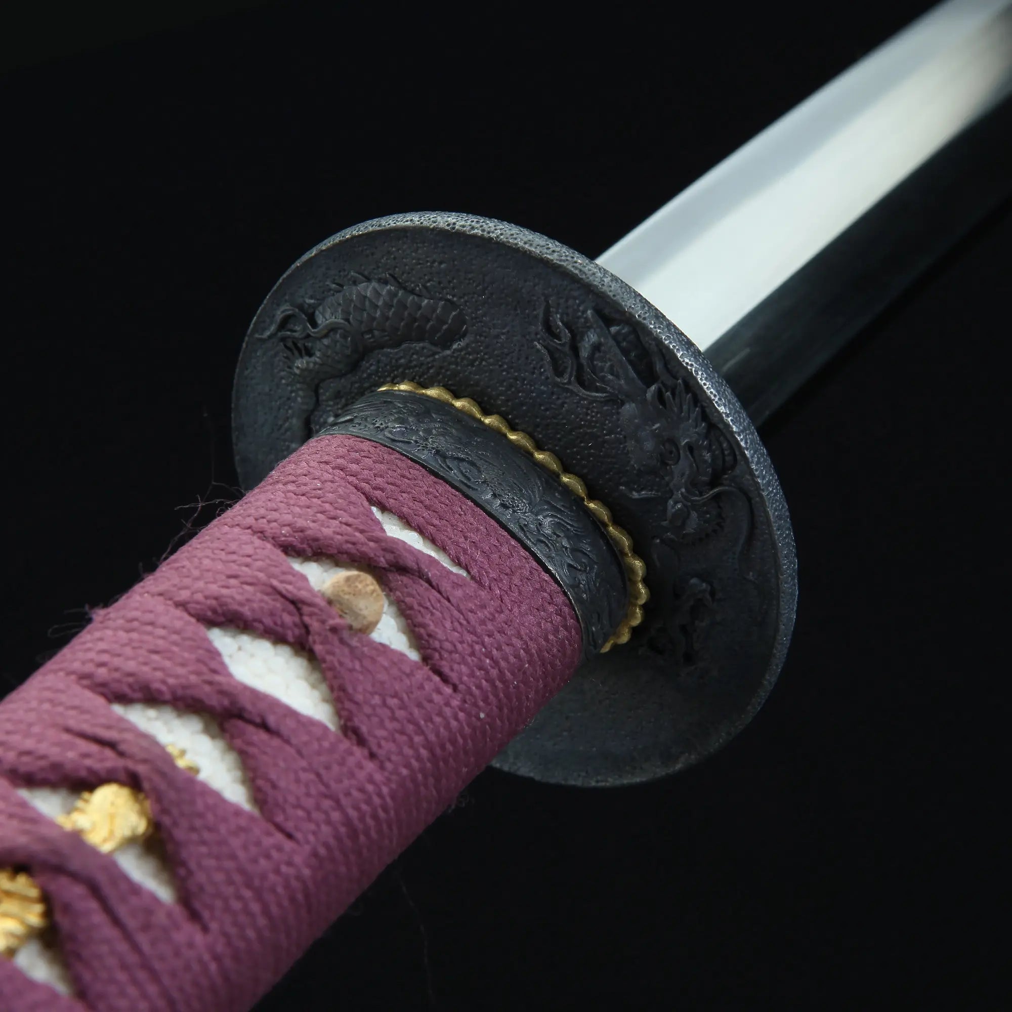 High-performance Japanese Katana Sword Tamahagane Steel With Dragon Theme Tsuba