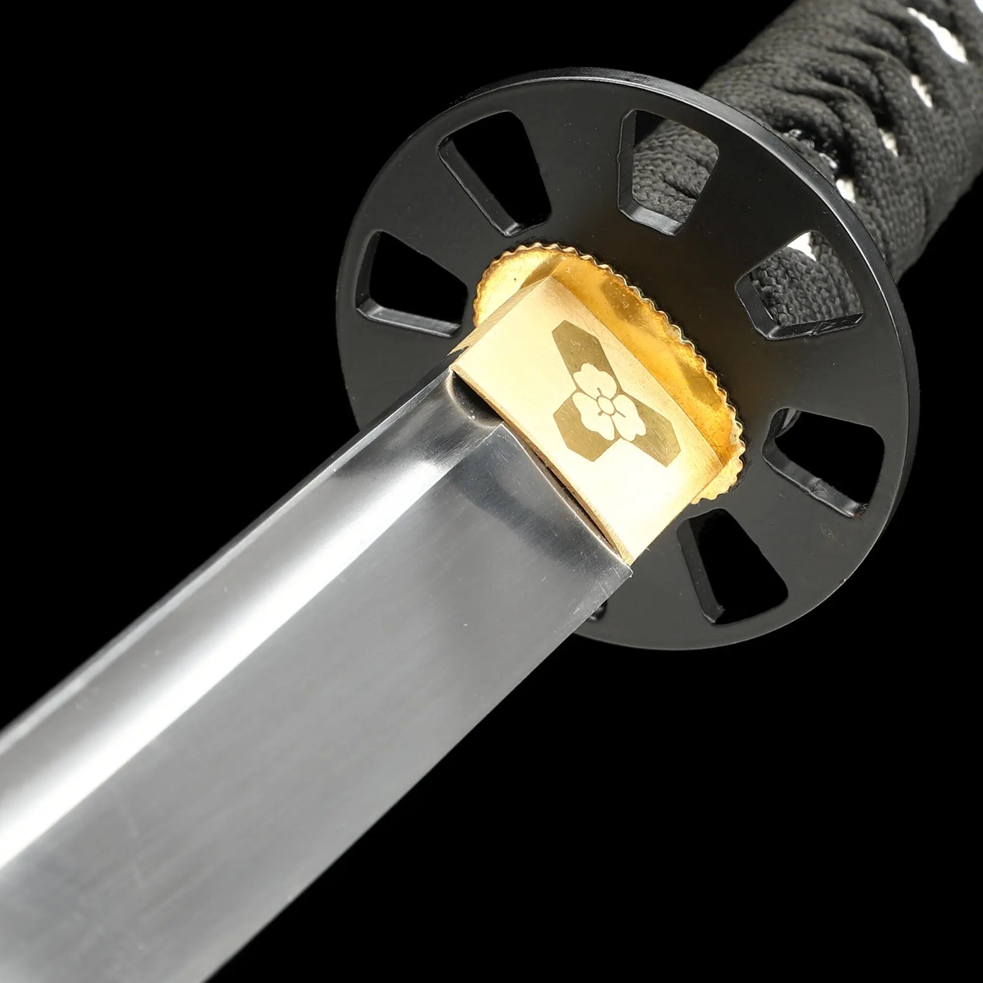 Handcrafted 1065 Carbon Steel Japanese Samurai Sword With Black Saya