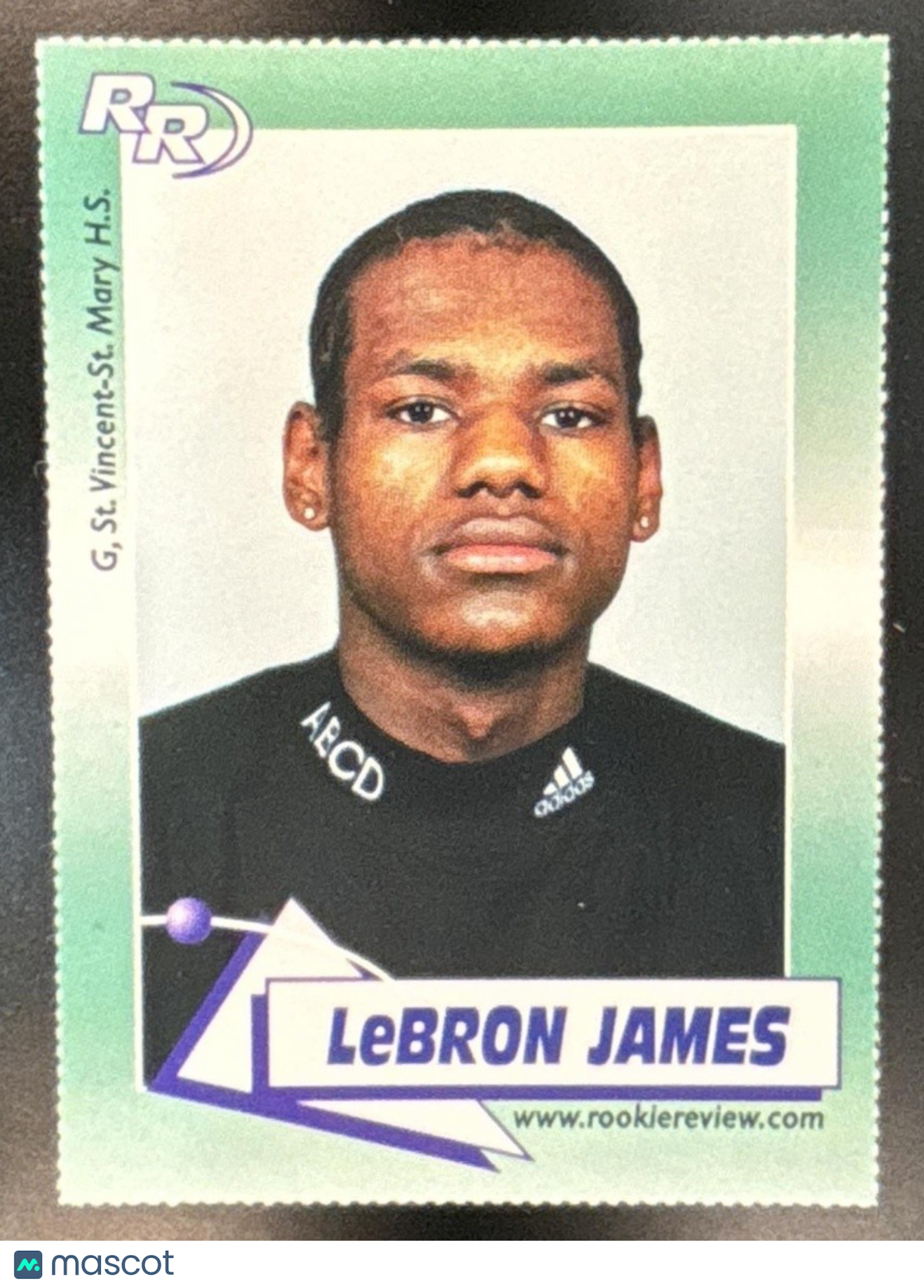 2002 Rookie Review LeBron James #6 - Sports Cards