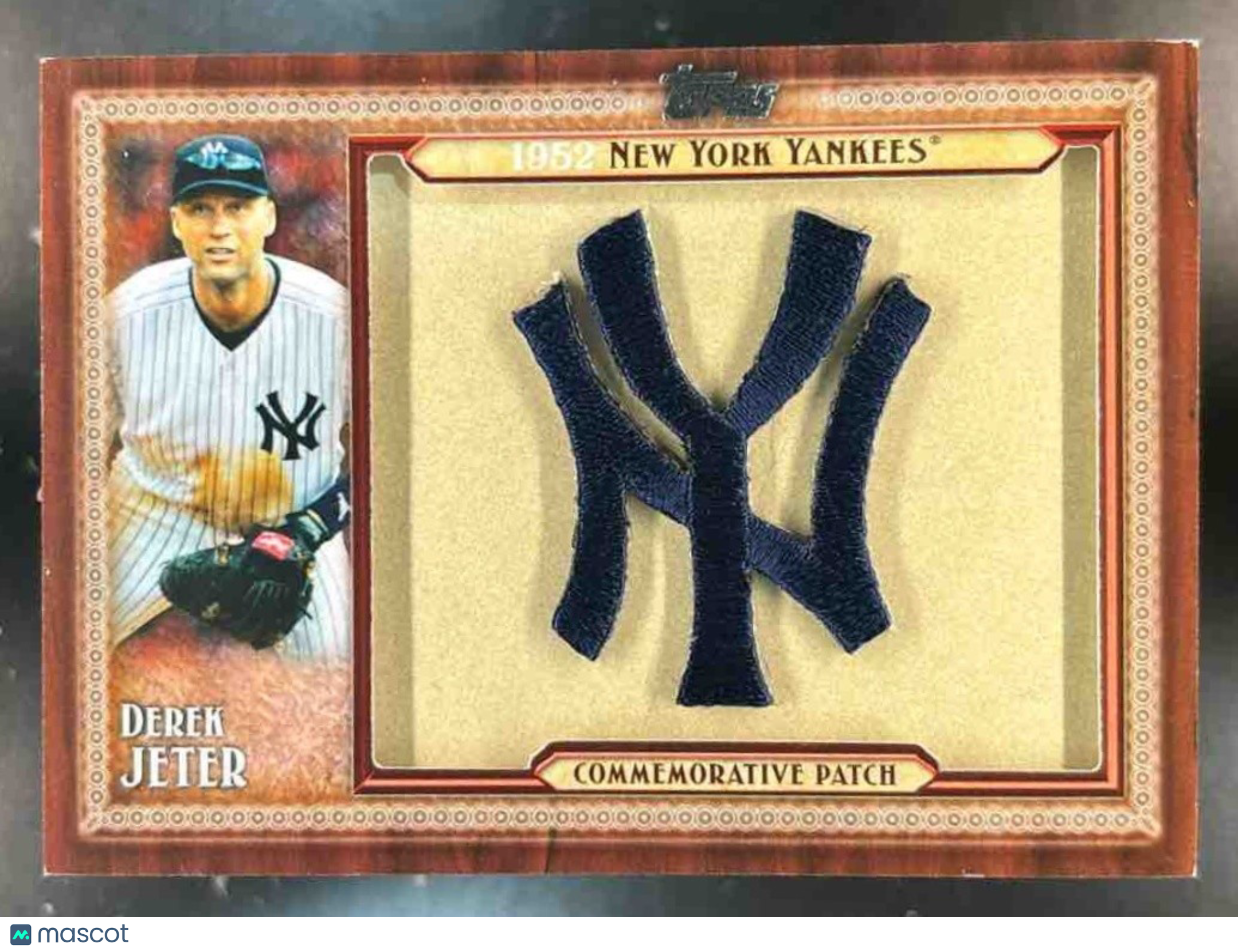 2011 Topps Derek Jeter Throwback Logo Manufactured Patch New York Yankees - Sports Cards