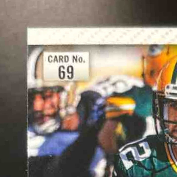 2012 Panini Prizm Aaron Rodgers Prizm (refractor)(silver) #69 Green Bay Packers - Sports Cards