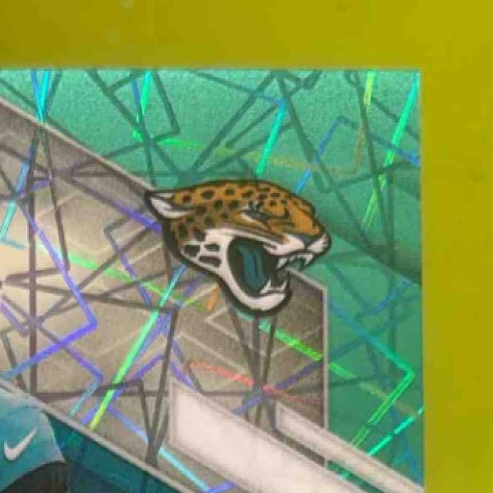 2021 Panini Phoenix Travis Etienne Jr. Green Lazer /25 #112 RC Jaguars - Sports Cards