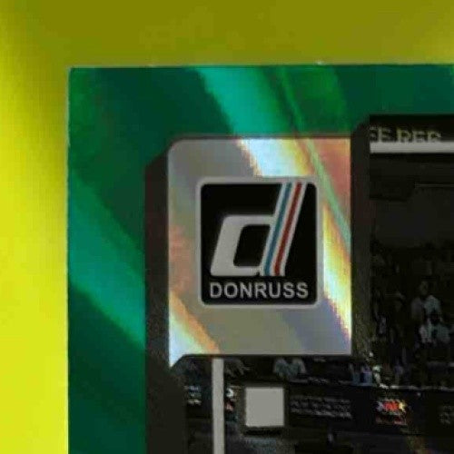 2022-23 Panini Donruss Kevin Huerter Holo Laser Green #196 Sacramento Kings - Sports Cards