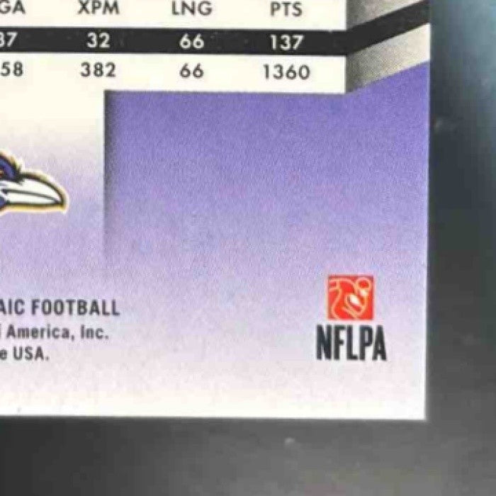 2022 Panini Mosaic Justin Tucker Mosaic Red Wave /9 #18 Baltimore Ravens - Sports Cards