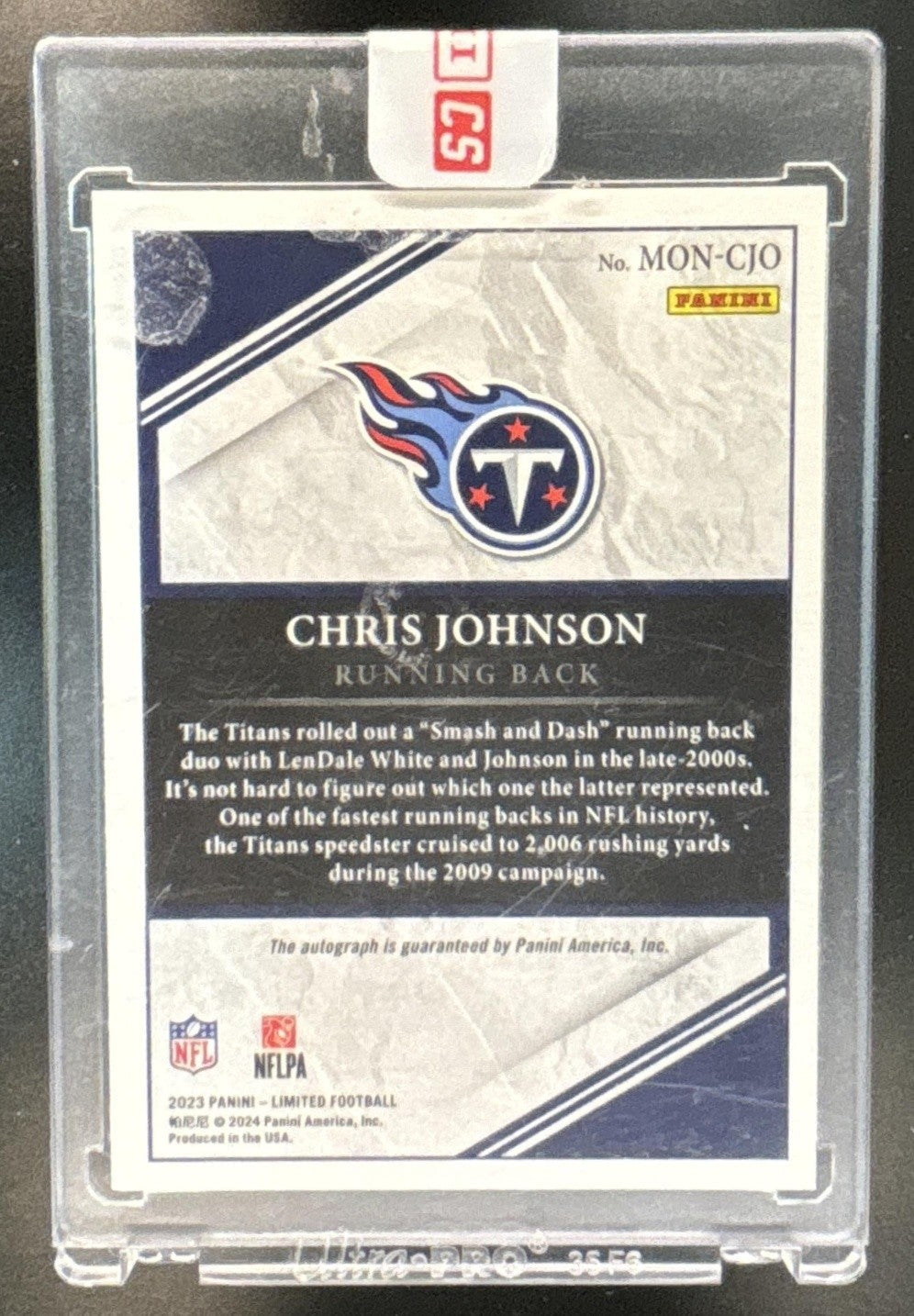 2023 Panini Limited Chris Johnson Monikers Emerald Auto 1/10 Tennessee Titans - Sports Cards