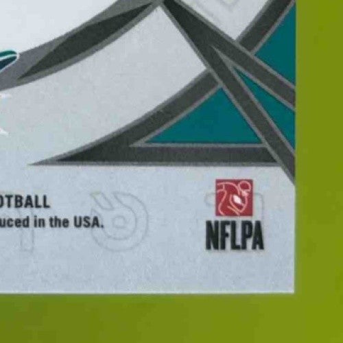 2023 Panini Obsidian Tyreek Hill Equinox Electric Etch Yellow /25 #16 Dolphins - Sports Cards