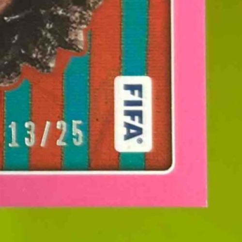 2024-25 Panini Donruss Weston McKennie Pink Diamond 13/25 #12 United States - Sports Cards