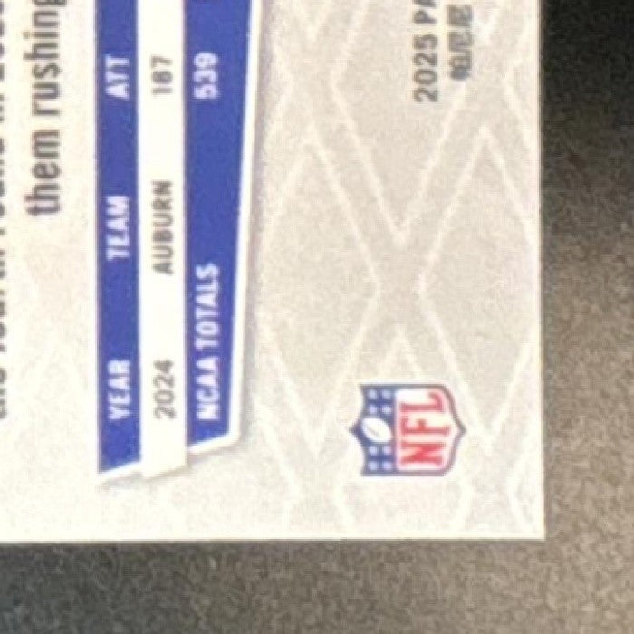 2025 Panini Phoenix Jarquez Hunter Gold Seismic /10 #232 RC Los Angeles Rams - Sports Cards