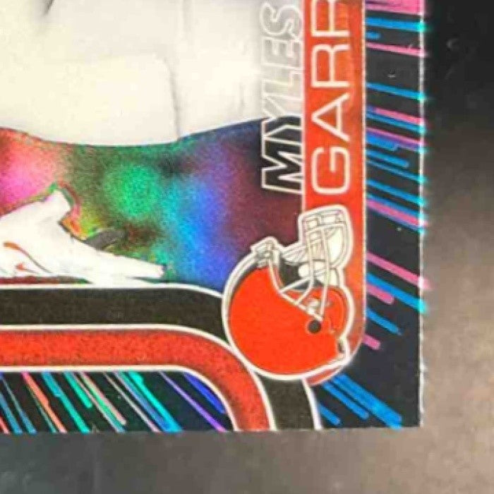 2025 Topps Chrome Myles Garrett Neon Pulse Refractor #70 Cleveland Browns - Sports Cards