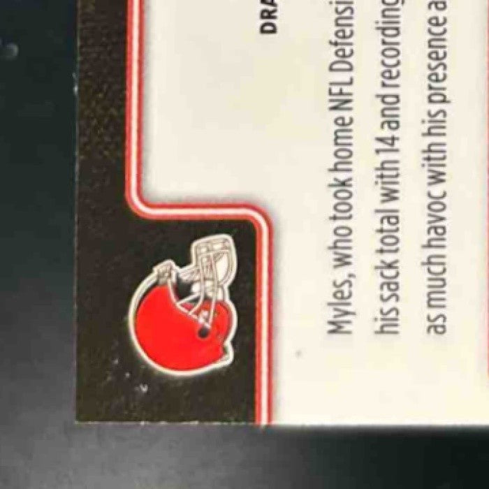 2025 Topps Chrome Myles Garrett Neon Pulse Refractor #70 Cleveland Browns - Sports Cards