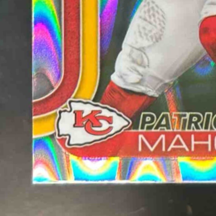 2025 Topps Chrome Patrick Mahomes II RayWave Refractor #148 Kansas City Chiefs - Sports Cards