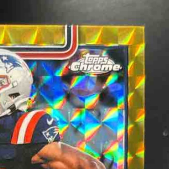 2025 Topps Chrome TreVeyon Henderson Auto Gold Geometric /50 RC Patriots - Sports Cards