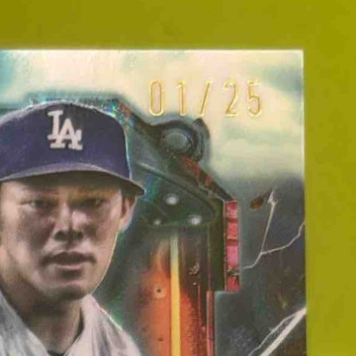 2025 Topps Cosmic Chrome Roki Sasaki Extraterrestrial Talent Auto Orange 1/25 RC - Sports Cards