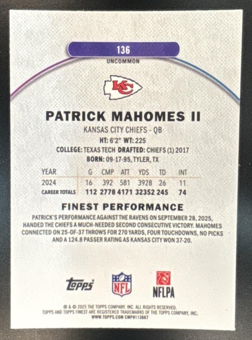 2025 Topps Finest Patrick Mahomes II Blue Geometric /75 #136 Kansas City Chiefs - Sports Cards