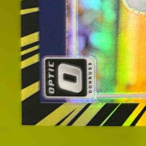 2024 Panini Donruss Optic Roquan Smith Electricity 32/75 #17 Baltimore Ravens