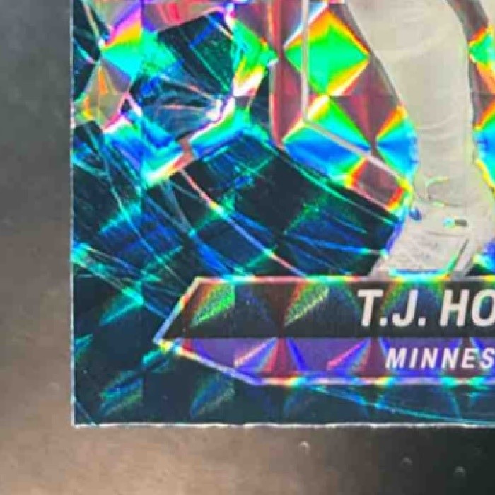 2024 Panini Mosaic T.J. Hockenson Genesis Prizm #145 Minnesota Vikings