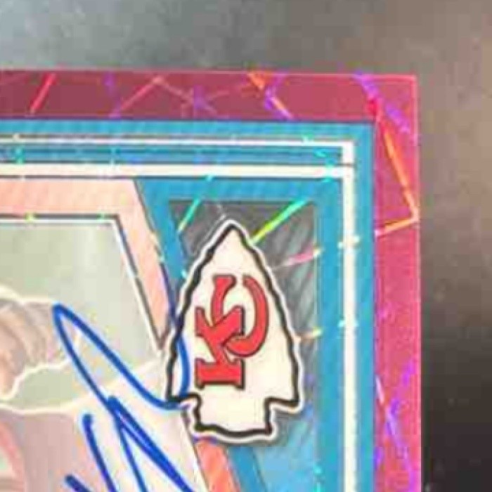 2025 Donruss Optic Jalen Royals RPS Auto Pink Velocity /75 Kansas City Chiefs