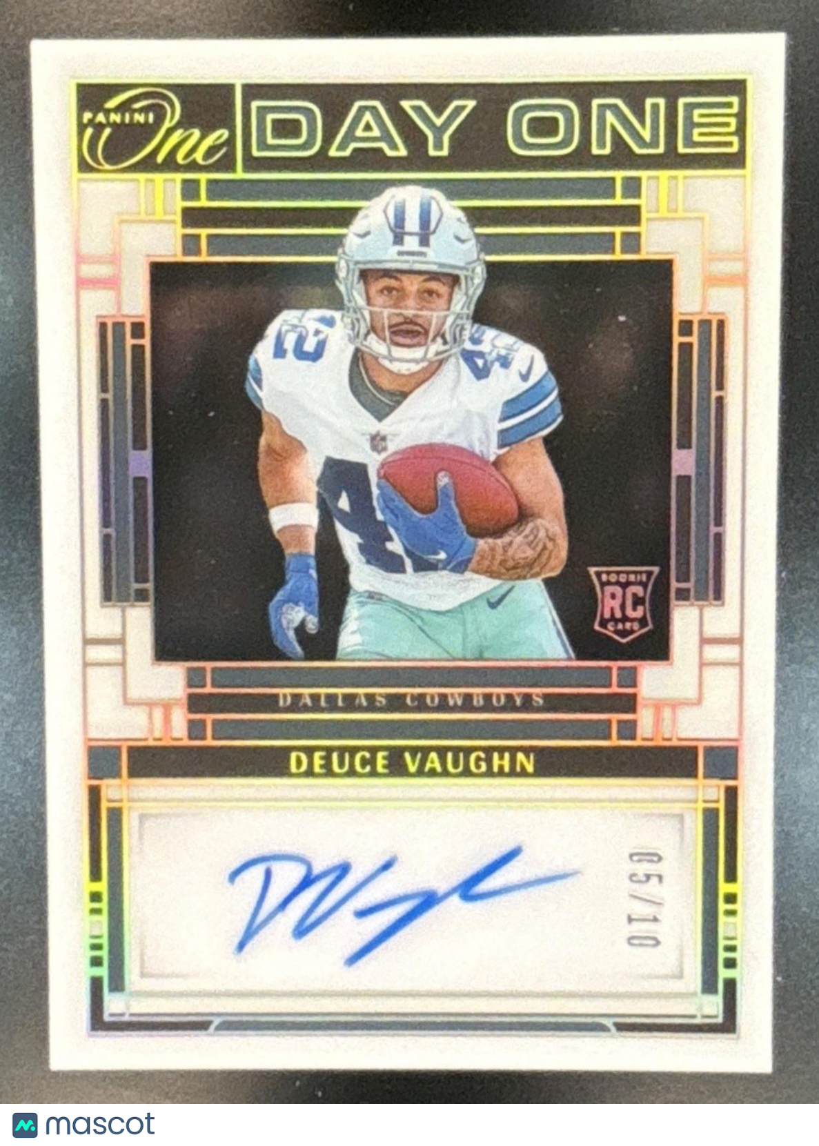 2023 Panini One Deuce Vaughn /10 #105 Auto RC Day One Dallas Cowboys
