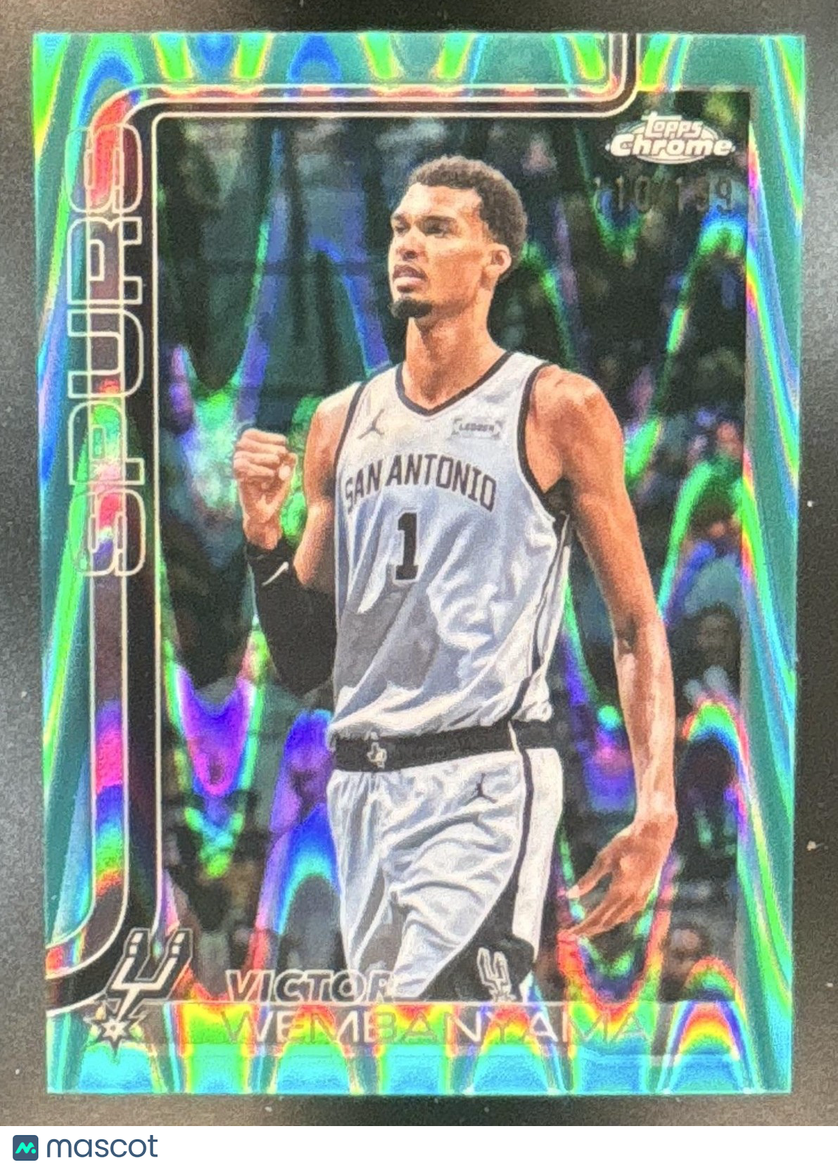 2025-26 Topps Chrome Update Victor Wembanyama Aqua Raywave /199 #22 Spurs