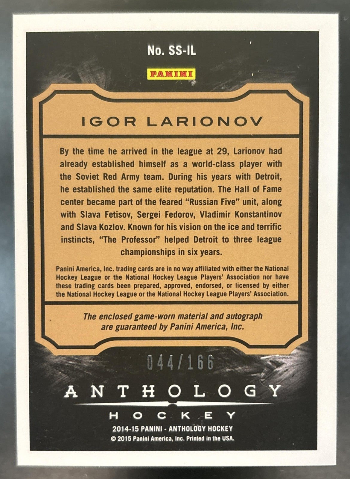 2015-16 Panini Anthology Igor Larionov Sizeable Signatures Jersey /166 MEM Auto