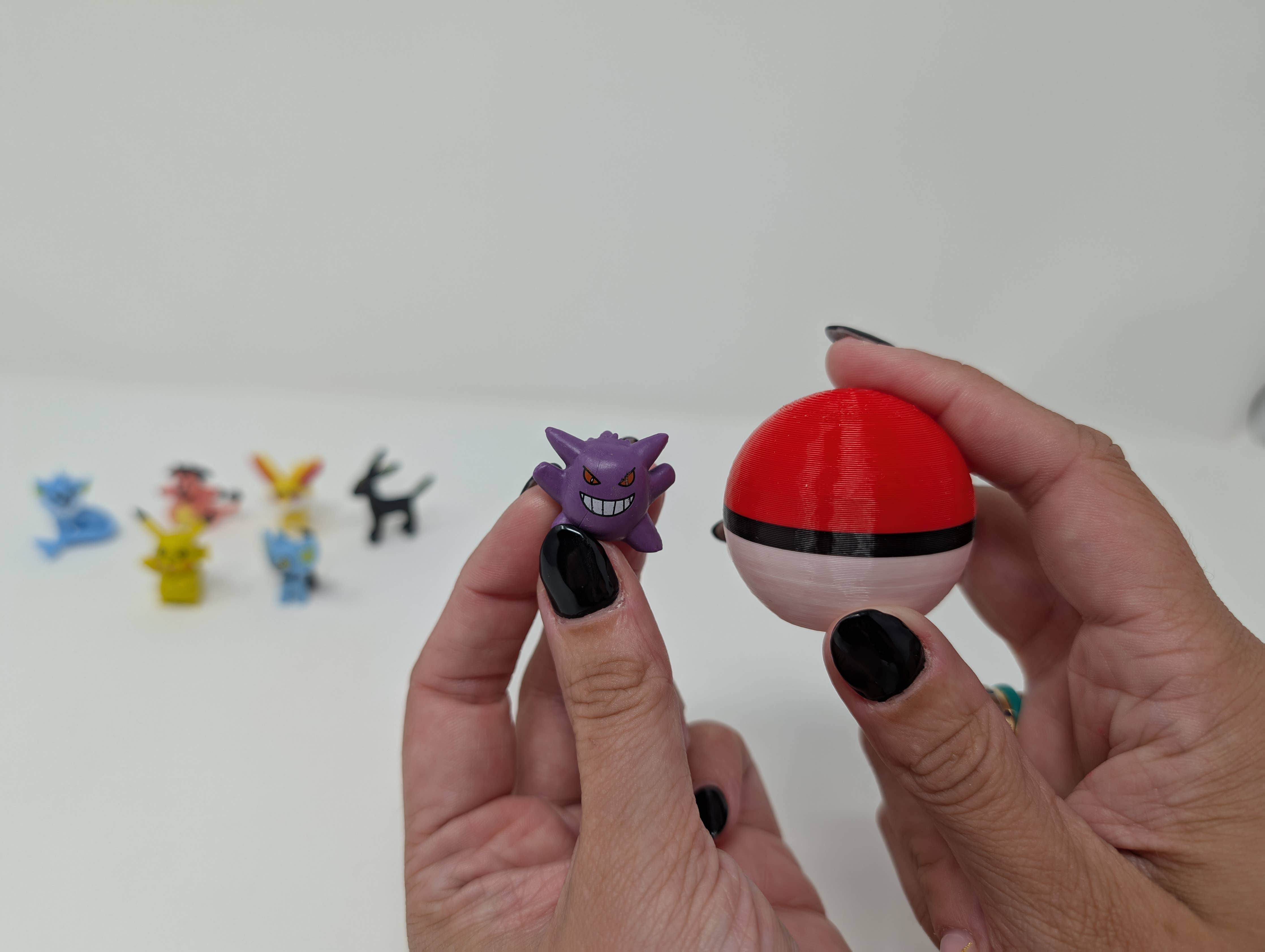 Mystery Pokemon Figuirines - Crackable Pokeballs - Stocking - Pokemon