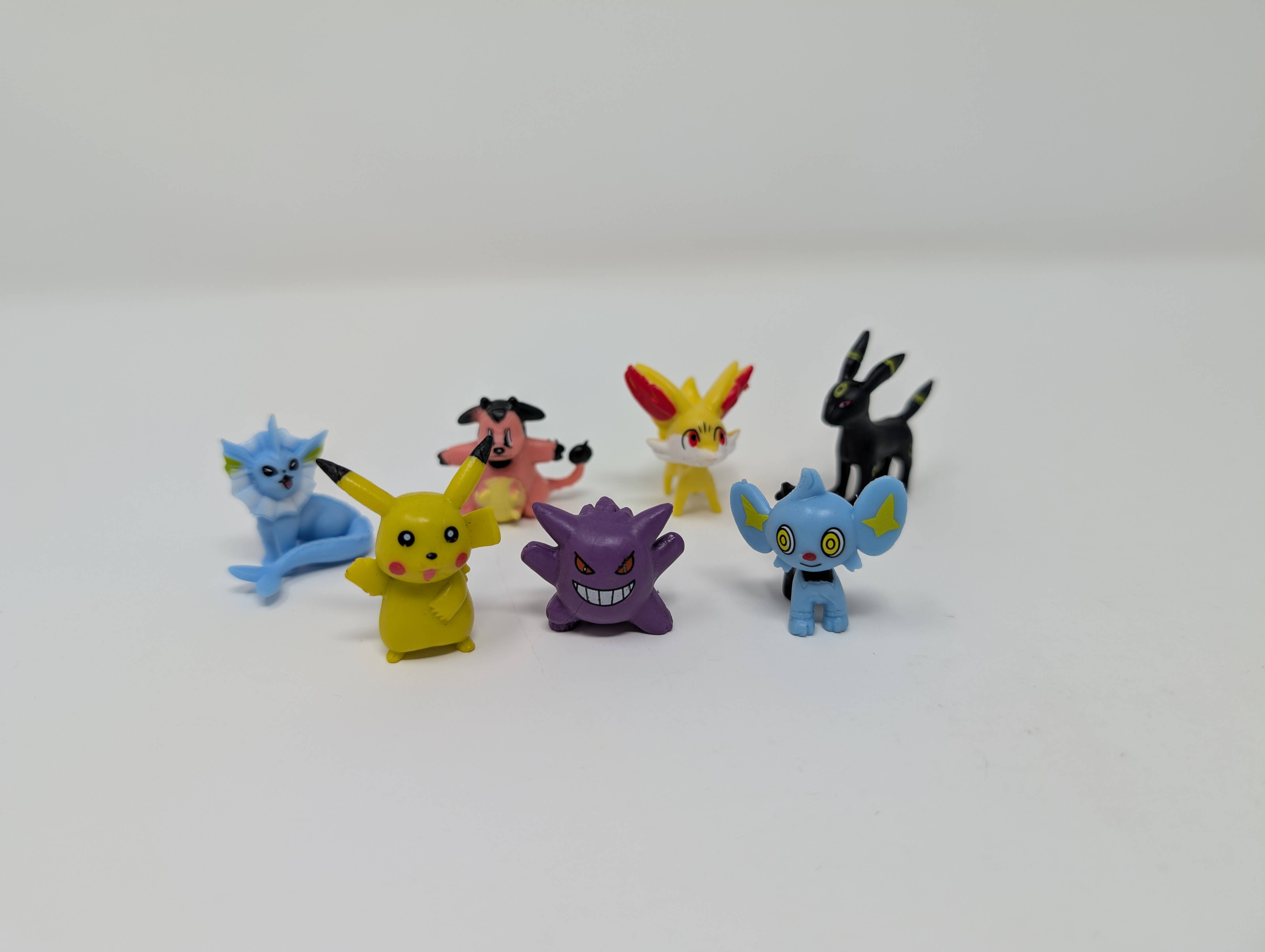 Mystery Pokemon Figuirines - Crackable Pokeballs - Stocking - Pokemon