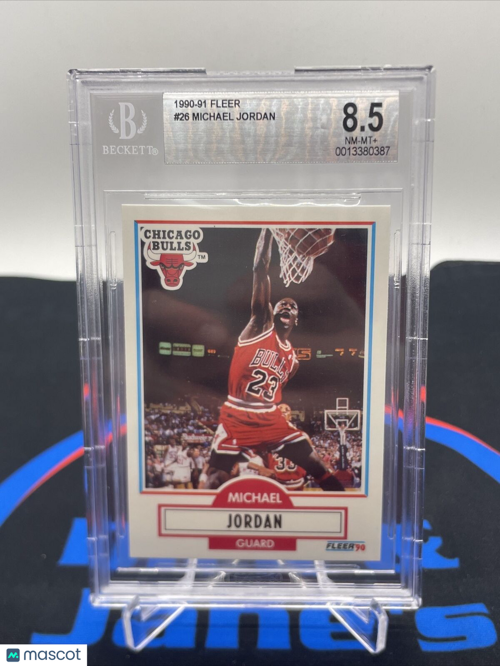 MICHAEL JORDAN 1990 Fleer Chicago Bulls Card 26 BGS 8.5 MINT HOF