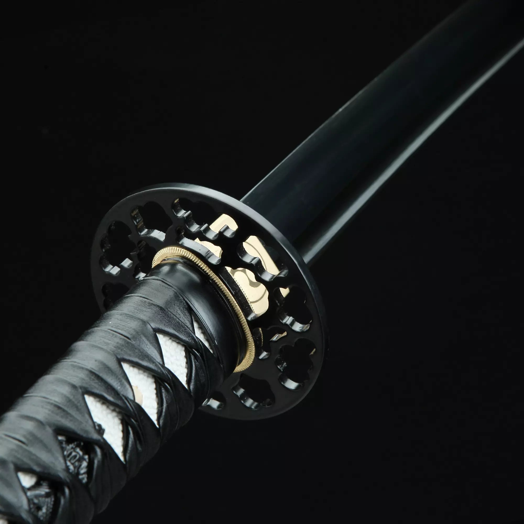 Handmade Japanese Samurai Sword 1095 Carbon Steel With Black Blade
