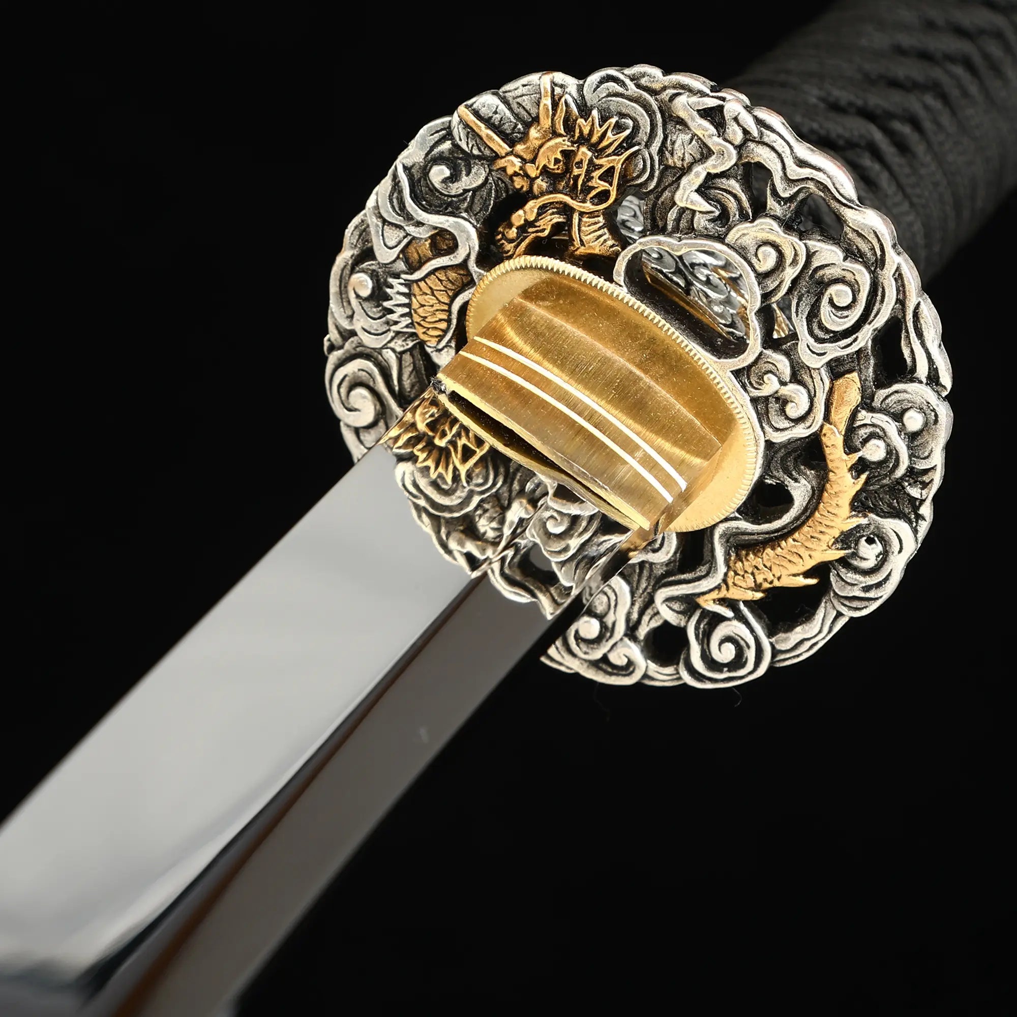 Handcrafted Japanese Samurai Sword 1095 Carbon Steel With Dragon Theme Scabbard