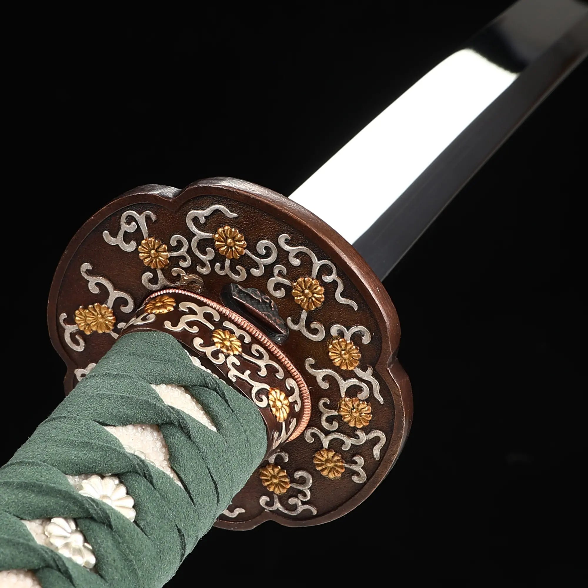 Handcrafted Full Tang Japanese Samurai Sword 1095 Carbon Steel With Flowers Theme Tsuba