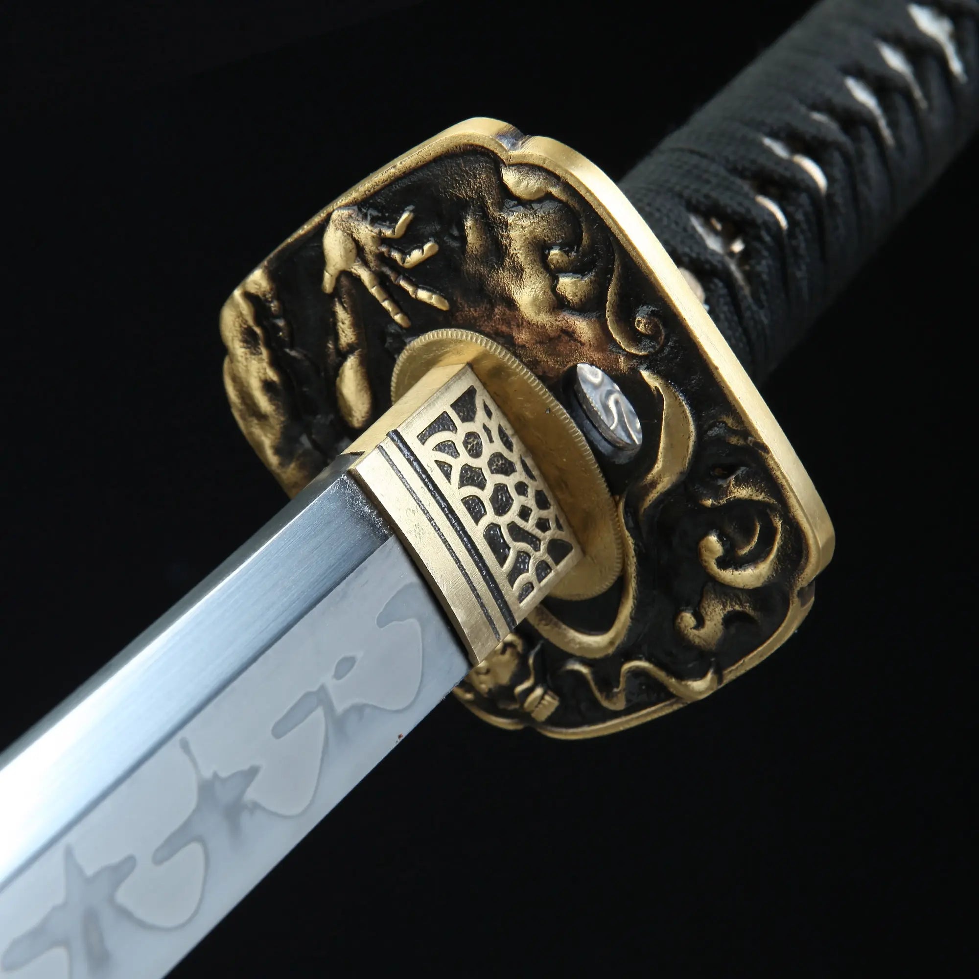 Handcrafted Japanese Samurai Sword T10 Carbon Steel With Clay Tempered Blade