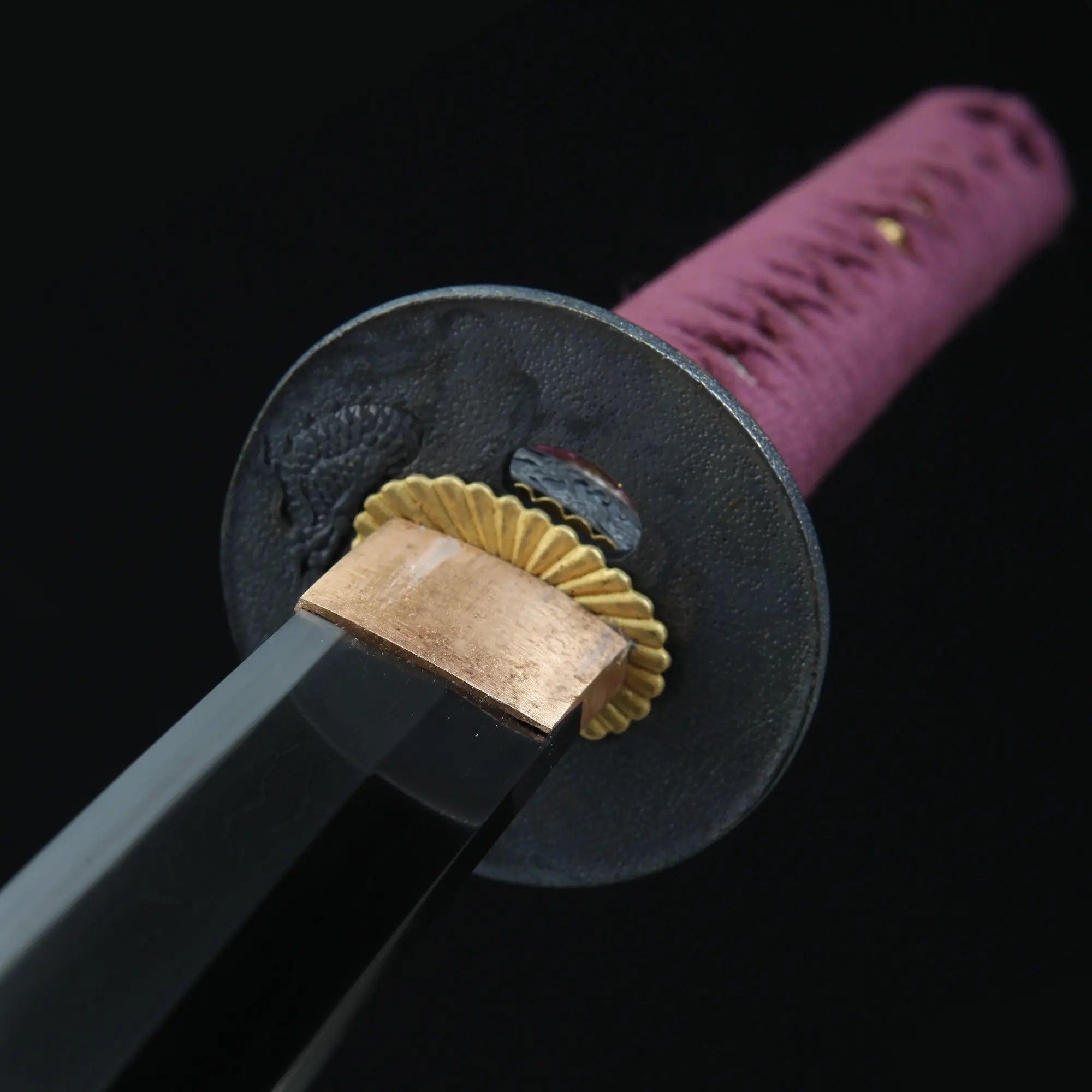 High-performance Japanese Katana Sword Tamahagane Steel With Dragon Theme Tsuba
