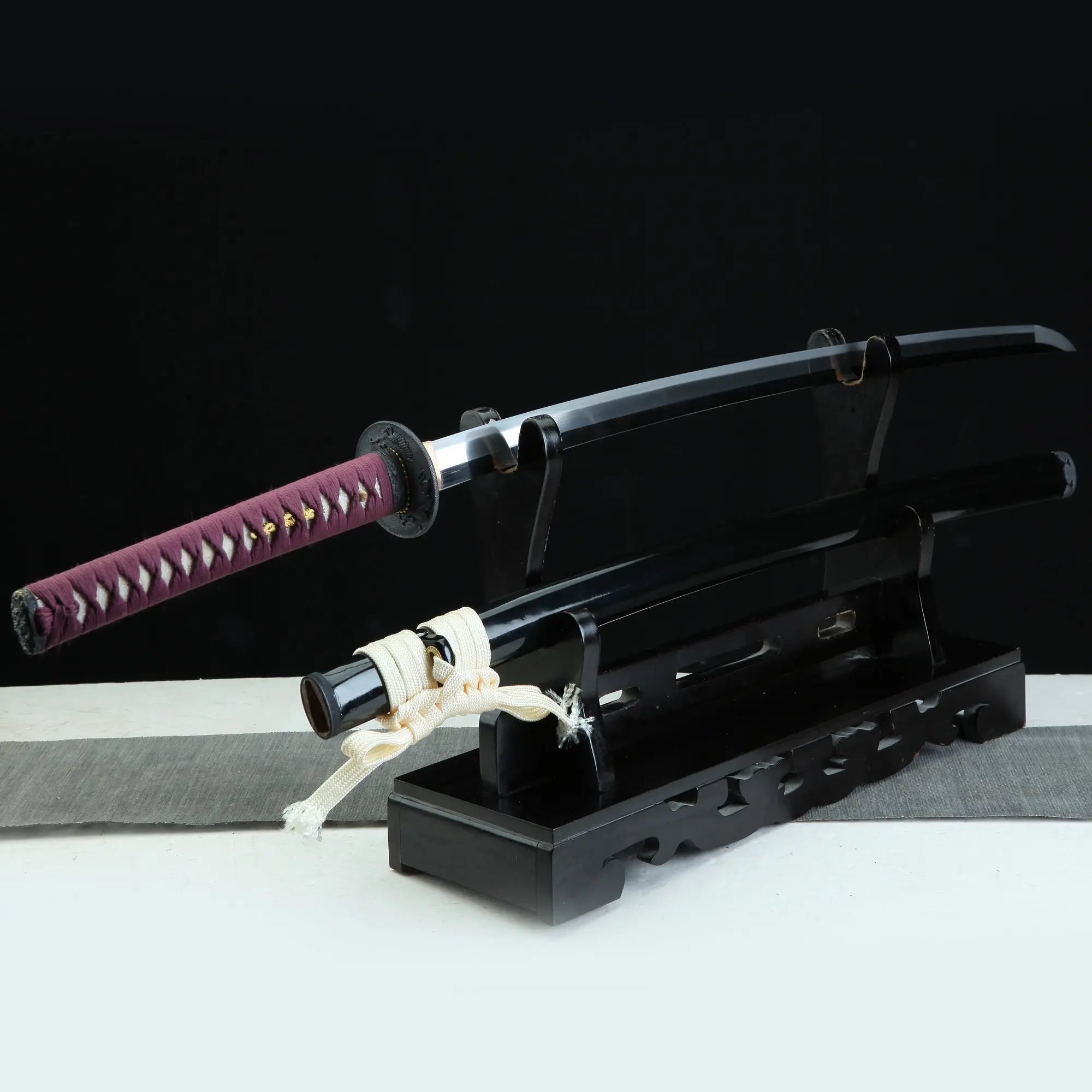 High-performance Japanese Katana Sword Tamahagane Steel With Dragon Theme Tsuba