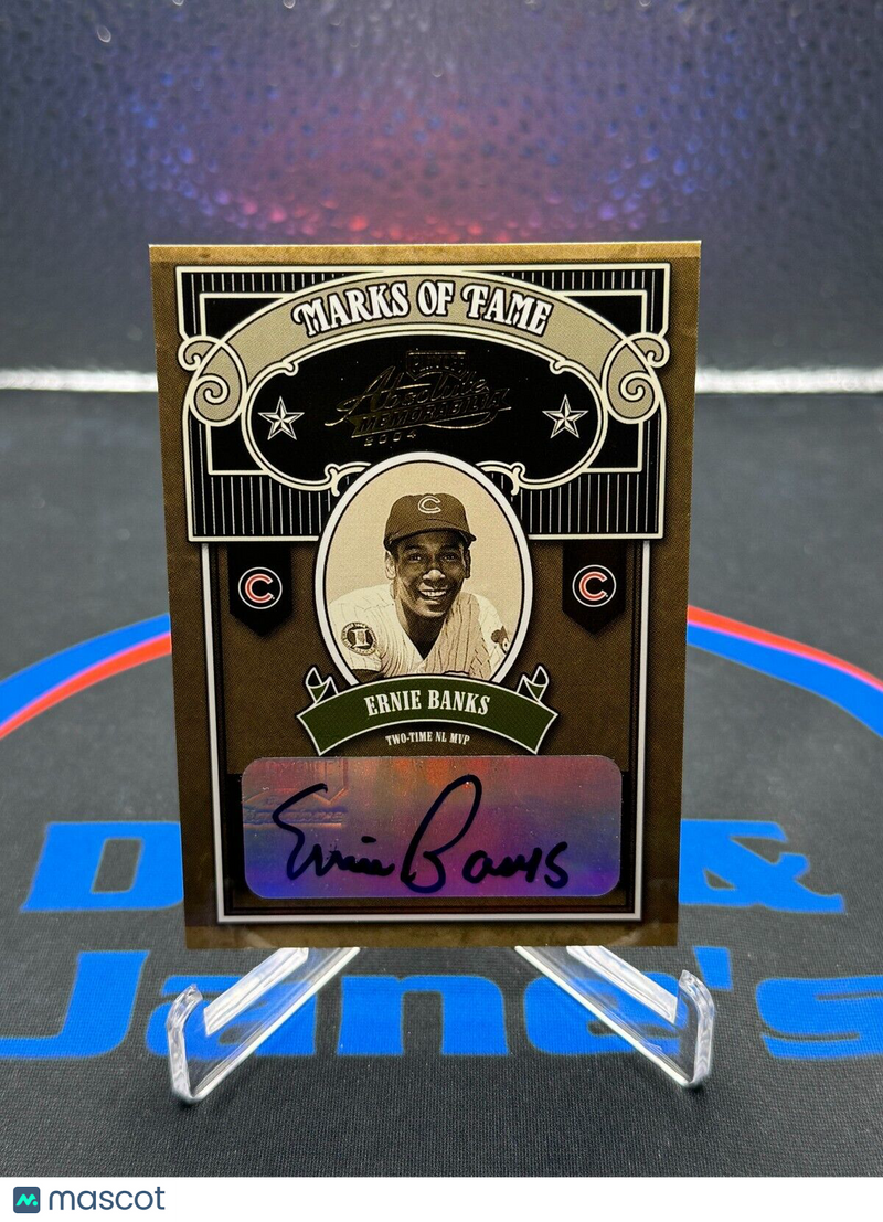 2004 Donruss Playoff Marks Of Fame Ernie Banks Auto 44/50