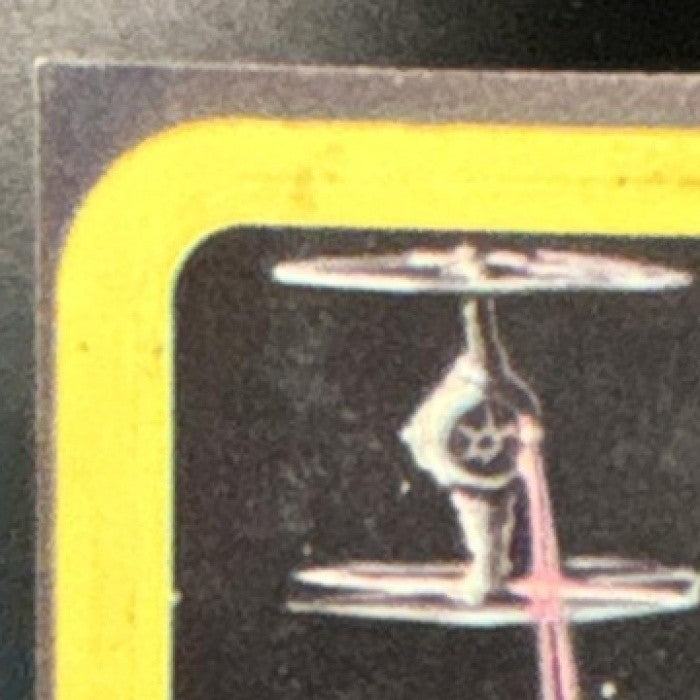 1977 Topps Star Wars Battle in outer space! #11 Yellow - Non-Sports Cards