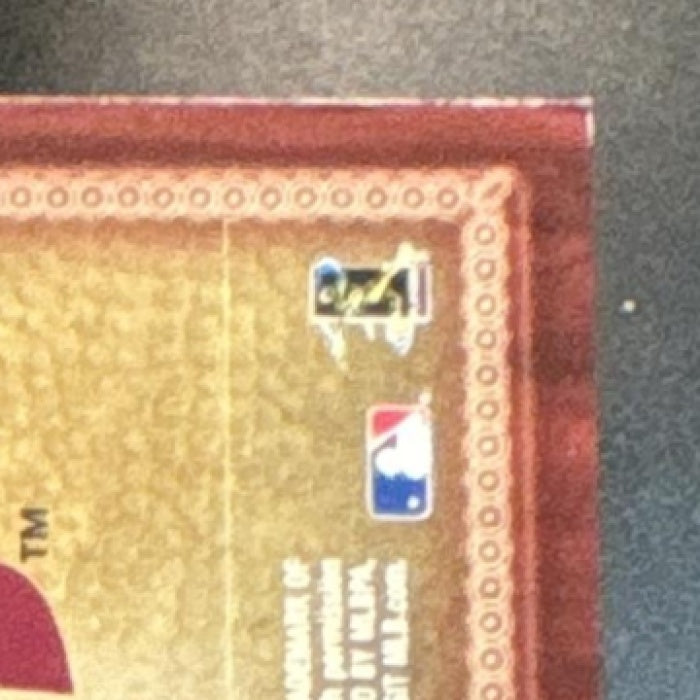 2011 Topps Chase Utley Throwback Logo Manufactured Patch Philadelphia Phillies - Sports Cards