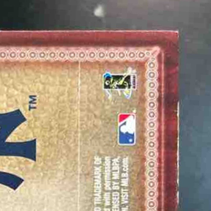 2011 Topps Derek Jeter Throwback Logo Manufactured Patch New York Yankees - Sports Cards