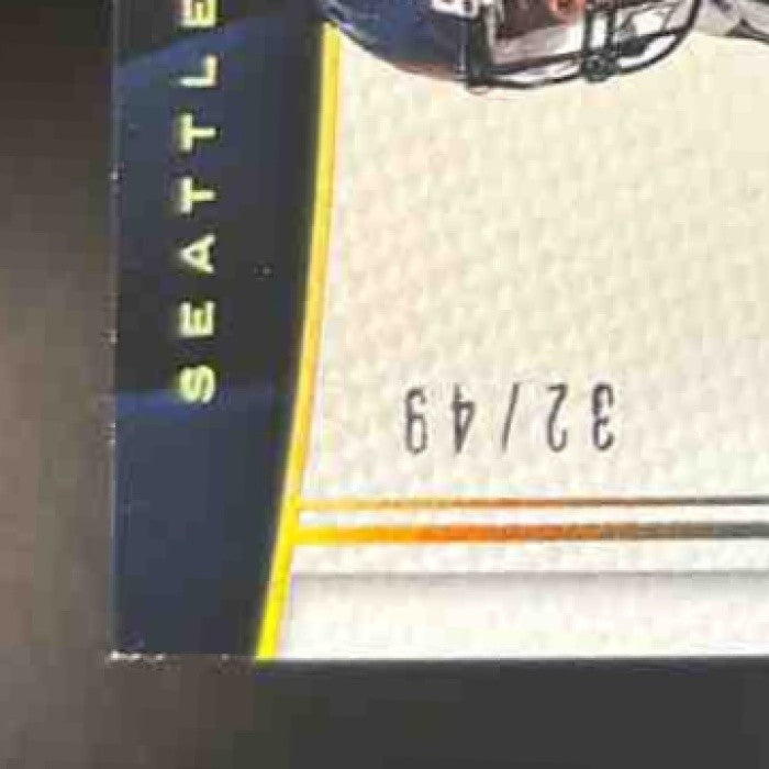 2017 Panini Limited Russell Wilson Gold Spotlight /49 #98 Seattle Seahawks - Sports Cards