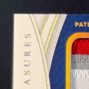 2021 National Treasures DeVonta Smith Rookie NFL Gear Combo Materials Gold 1/10 - Sports Cards
