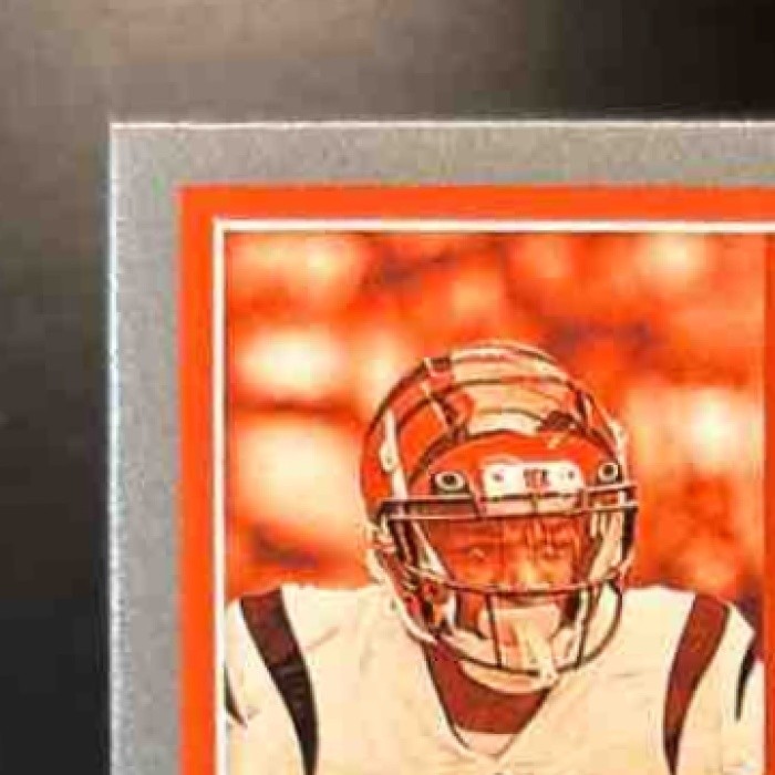2021 Panini Absolute Ja’Marr Chase Spectrum Gold 9/10 #105 RC Cincinnati Bengals - Sports Cards