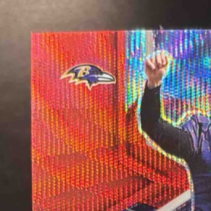 2022 Panini Mosaic Justin Tucker Mosaic Red Wave /9 #18 Baltimore Ravens - Sports Cards