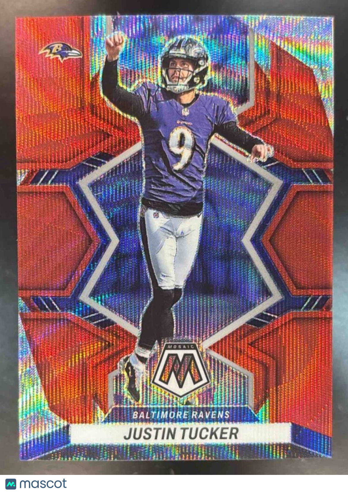 2022 Panini Mosaic Justin Tucker Mosaic Red Wave /9 #18 Baltimore Ravens - Sports Cards