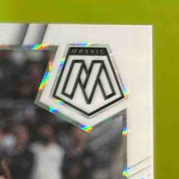 2022 Panini Mosaic Patrick Mahomes II Montage White /25 #M-2 Kansas City Chiefs - Sports Cards