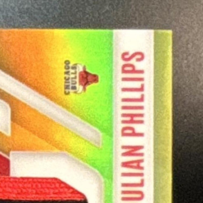2023-24 Panini Phoenix Julian Phillips Jersey Auto Yellow /35 Chicago Bulls - Sports Cards