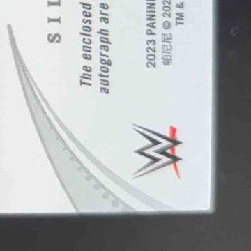 2023 Panini Chronicles WWE Liv Morgan Crown Royale Silhouettes Gold /10 MEM Auto - Sports Cards