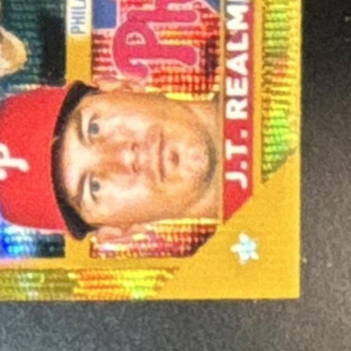 2023 Topps Chrome J.T. Realmuto Gold Wave Refractor /50 #30 Philadelphia Phillie - Sports Cards