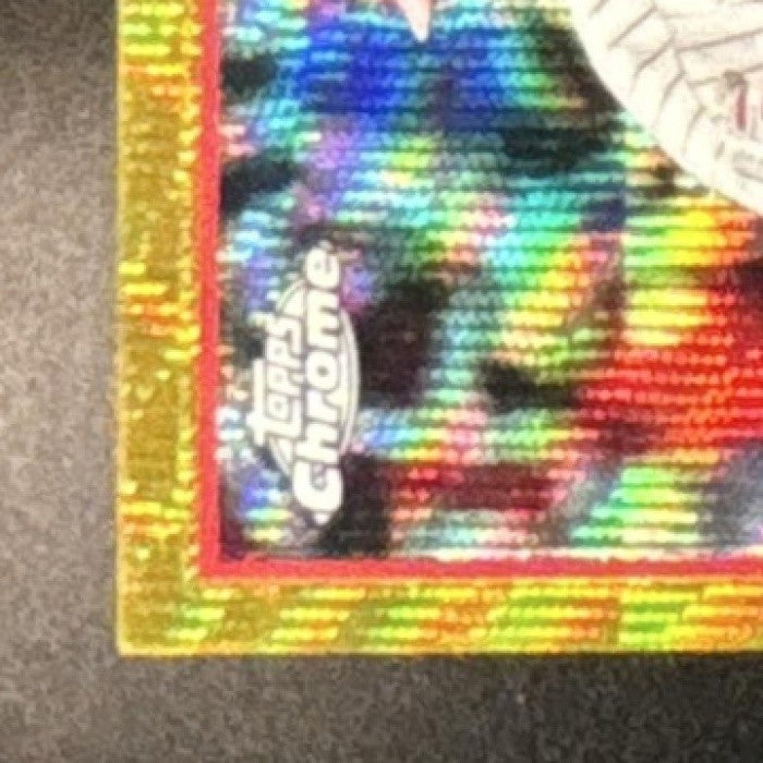 2023 Topps Chrome J.T. Realmuto Gold Wave Refractor /50 #30 Philadelphia Phillie - Sports Cards