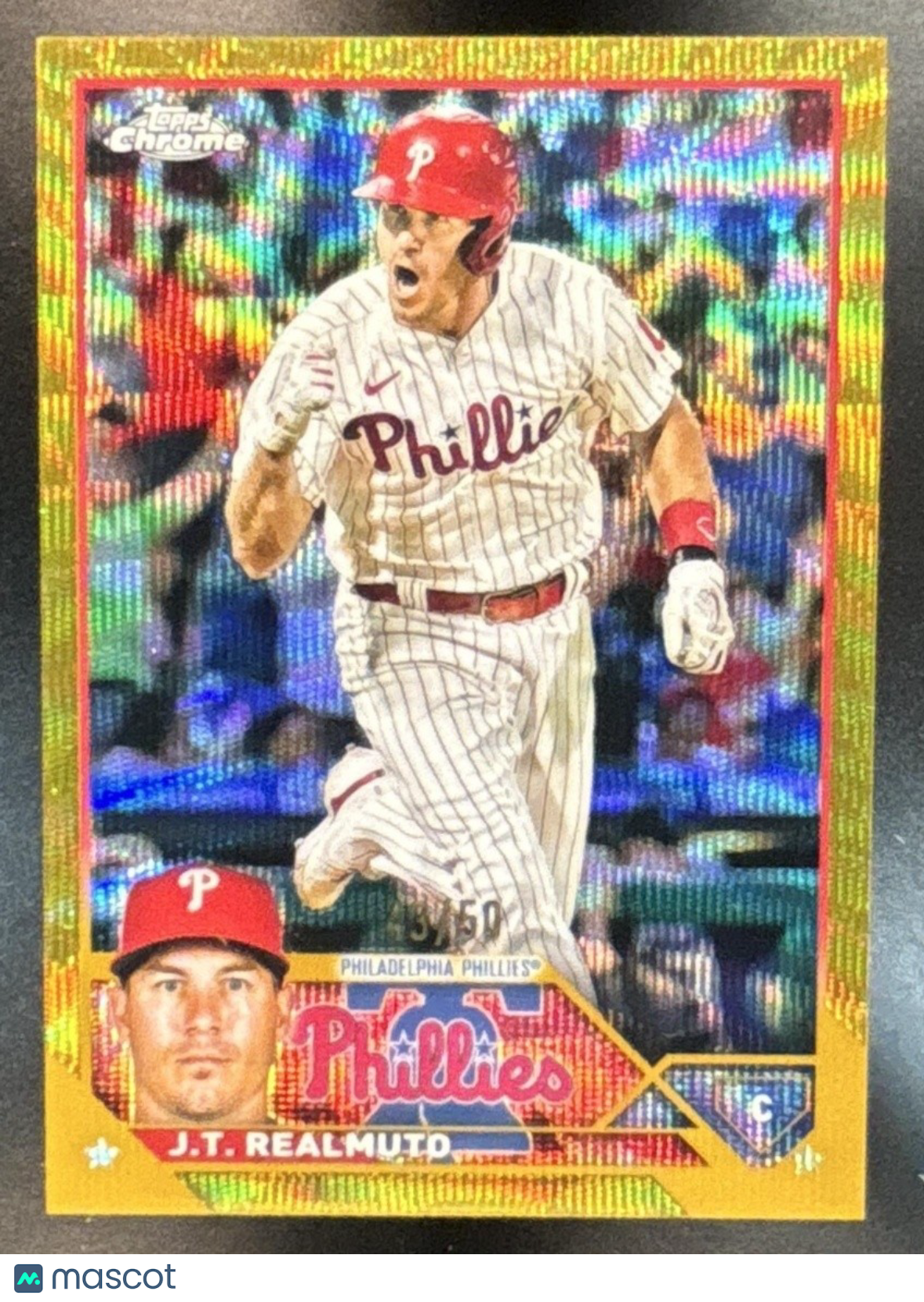 2023 Topps Chrome J.T. Realmuto Gold Wave Refractor /50 #30 Philadelphia Phillie - Sports Cards