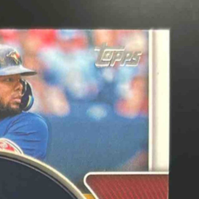2023 Topps Vladimir Guerrero Jr. Team Logo Commemorative Patch Toronto Blue Jays - Sports Cards