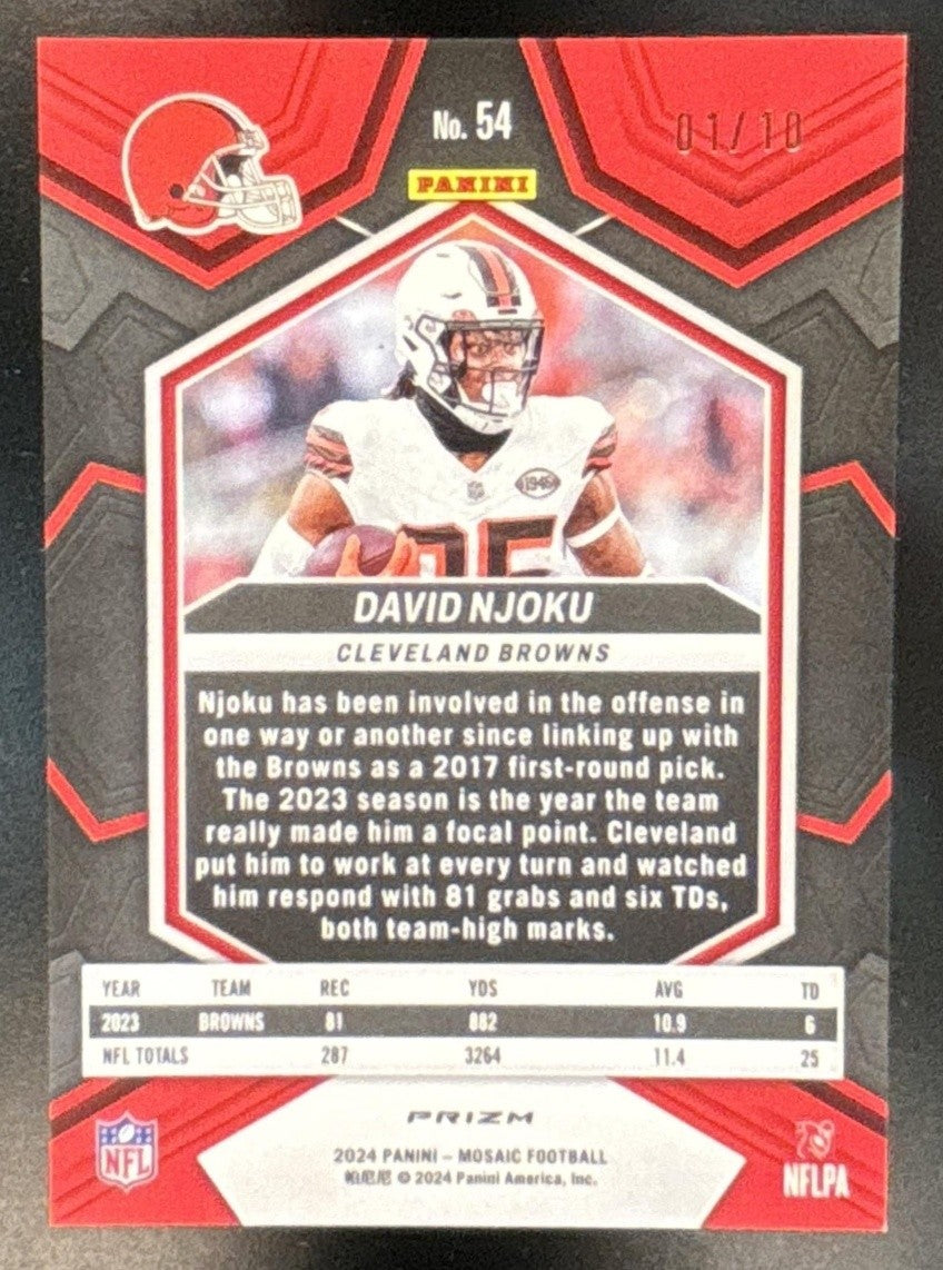 2024 Panini Mosaic David Njoku No Huddle Gold 1/10 #54 Cleveland Browns - Sports Cards